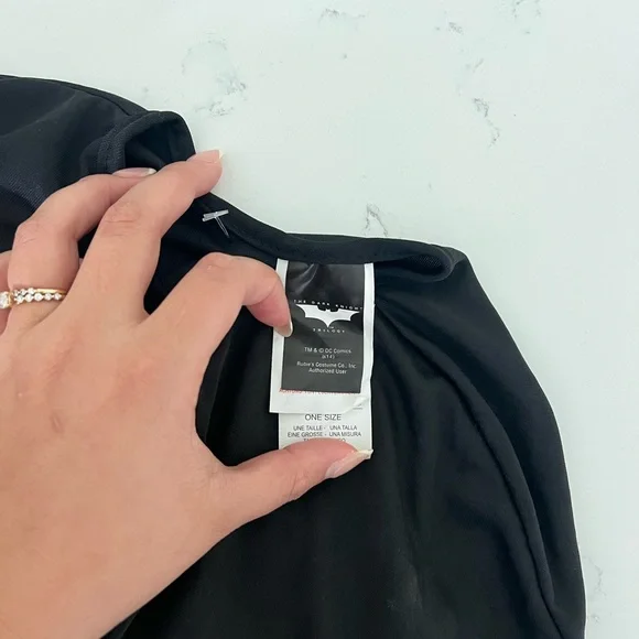 BATMAN CAPE - Picture 2 of 2